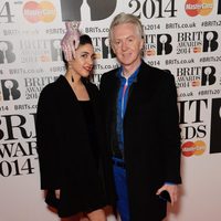 Philip Treacy en los Brit Awards 2014