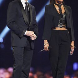 Cesc Fábregas y Nicole Scherzinger en la entrega de los Brit Awards 2014