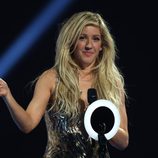 Ellie Goulding recoge su premio a la mejor solista solista femenina británica en los Brit Awards 2014