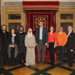 Los Príncipes Felipe y Letizia visitan el rodaje de 'Isabel'