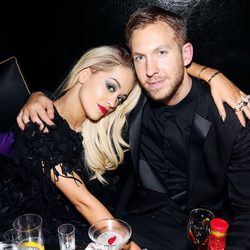 Rita Ora y Calvin Harris en una fiesta posterior a la entrega de los Brit Awards 2014