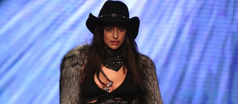 Irina Shayk en el desfile de Philipp Plein en la Milán Fashion Week 2014