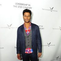 Eric Benét en un acto organizado por la Fundación Lourdes en Los Angeles para conocer al Dalai Lama