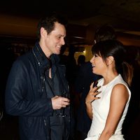 Jim Carrey y Eva Longoria en un acto organizado por la Fundación Lourdes en Los Angeles para conocer al Dalai Lama