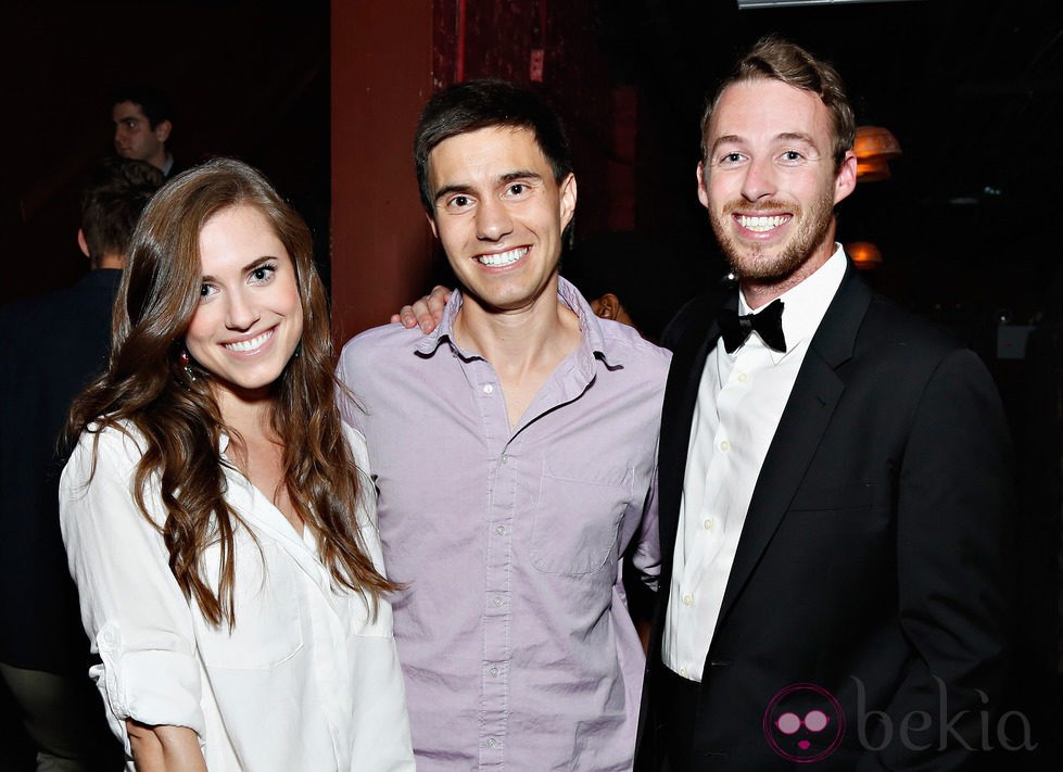 Allison Williams, Ricky Van Veen y Jake Hurwitz en el CollegeHumor Offline Annual Production