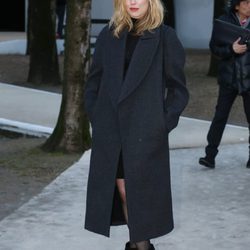 Melissa George en el desfile de Nina Ricci en Paris Fashion Week 2014