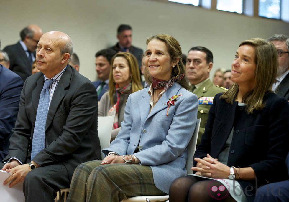 La Infanta Elena en el acto de despedida al equipo paralímpico español