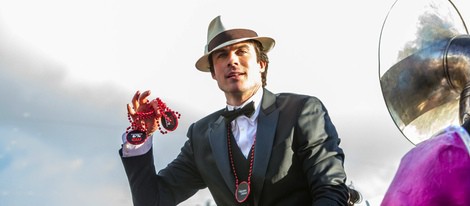 Ian Somerhalder en el desfile de carnaval de Nueva Orleans