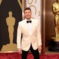 Ryan Seacrest en la alfombra roja de los Oscar 2014