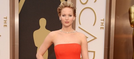 Jennifer Lawrence en la alfombra roja de los Oscar 2014