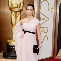 Penélope Cruz en la alfombra roja de los Oscar 2014