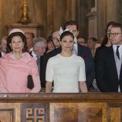 Los Reyes de Suecia y los Príncipes Victoria, Daniel y Carlos Felipe celebran el nacimiento de Leonor de Suecia