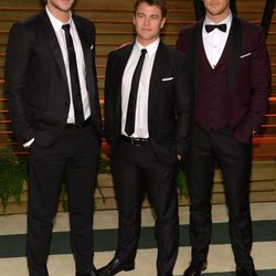 Los hermanos Chris, Liam y Luke Hemsworth en la fiesta Vanity Fair tras los Oscar 2014