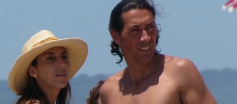 Paz Padilla y su novio Antonio en la playa