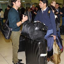 Cayetano y Fran Rivera vuelven a España tras pasar el Carnaval en Venecia