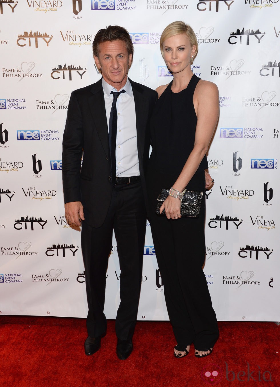 Sean Penn y Charlize Theron en una fiesta post Oscar 2014