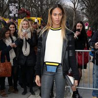 Jourdan Dunn en el desfile de Chanel de la Paris Fashion Week