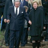 Los Reyes Constantino y Ana María de Grecia en el funeral en memoria de Pablo de Grecia