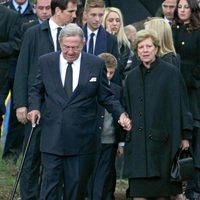 Los Reyes Constantino y Ana María de Grecia en el funeral en memoria de Pablo de Grecia