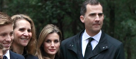 Los Príncipes Felipe y Letizia y la Infanta Elena en el funeral en memoria del Rey Pablo de Grecia