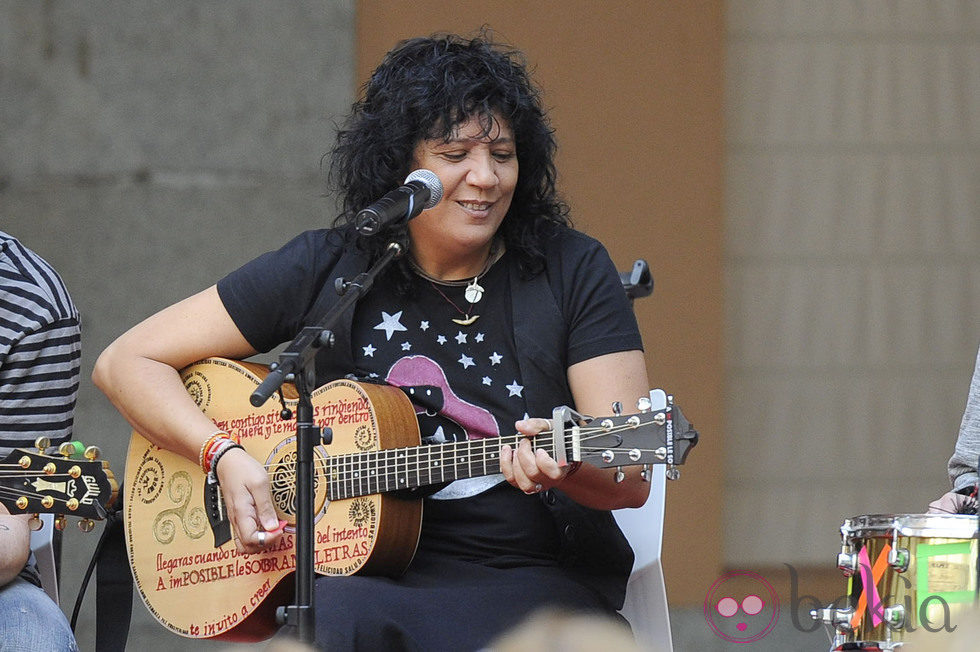 Rosana ameniza los premios otorgados por la Comunidad de Madrid con motivo Día Internacional de la Mujer 