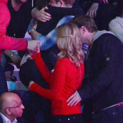 El Príncipe Harry y Cressida Bonas, besos y arrumacos durante el acto benéfico WE Day UK youth