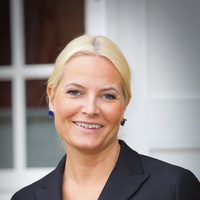 Mette-Marit posa para la prensa en el Día Internacional de la Mujer Trabajadora