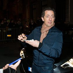 Gad Elmaleh atendiendo a sus fans en Berlín