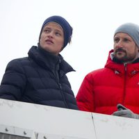 Marius Borg, Haakon de Noruega y el Rey Harald en el salto de esquí de Holmenkollen 2014