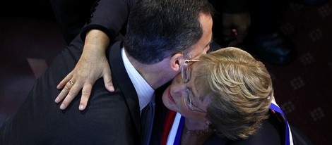 El Príncipe Felipe felicita a Michelle Bachelet en su toma de posesión como presidenta de Chile