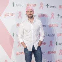 Gonzalo Miró en la campaña de lucha contra el cáncer de mama 2014