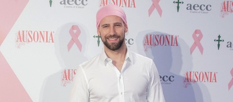 Gonzalo Miró en la campaña de lucha contra el cáncer de mama 2014