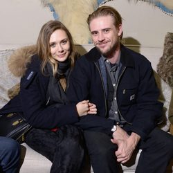 Elizabeth Olsen y Boyd Holbrook