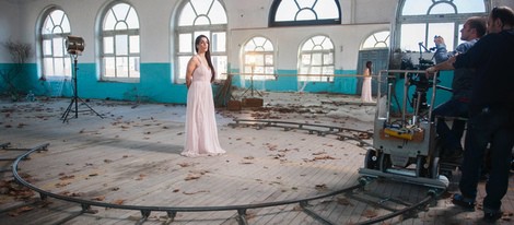 Ruth Lorenzo en la grabación del videoclip de 'Dancing in the rain', canción de Eurovisión 2014