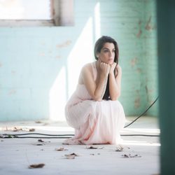 Ruth Lorenzo en el videoclip de la canción de Eurovisión 2014, 'Dancing in the rain'