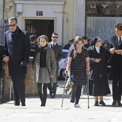 La familia de Concepción Sáenz de Tejada en su funeral en Soria