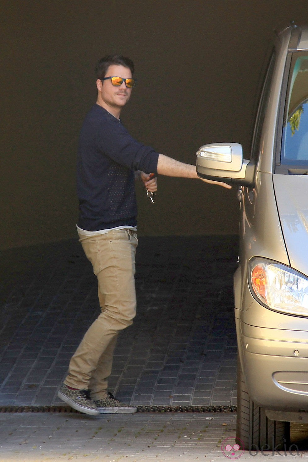 Dani Martín llegando a casa tras finalizar su gira mexicana