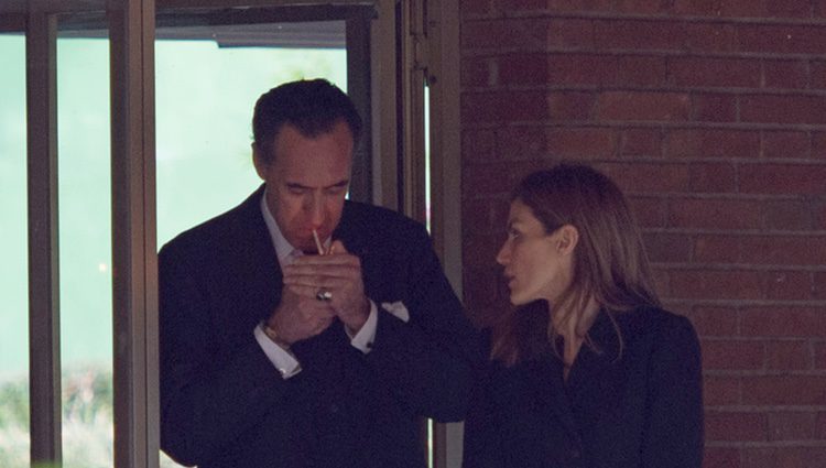 Jaime de Marichalar enciende un cigarrillo junto a la Princesa Letizia