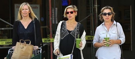 Elsa Pataky con su madre Cristina y su suegra Leonie en Beverly Hills