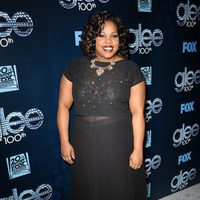 Amber Riley en la fiesta del episodio 100 de 'Glee'