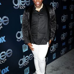 Alex Newell en la fiesta del episodio 100 de 'Glee'