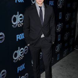 Chord Overstreet en la fiesta del episodio 100 de 'Glee'