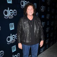 Dot Marie Jones en la fiesta del episodio 100 de 'Glee'