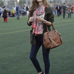 Malena Costa en la inauguración de un campo de fútbol con el nombre de Mario Suárez