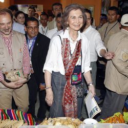 La Reina Sofía, muy feliz en su visita a San Juan Ermita en Guatemala