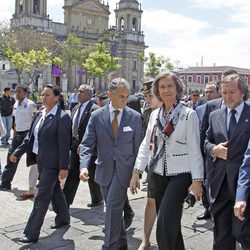 La Reina Sofía visita la zona antigua de la capital de Guatemala