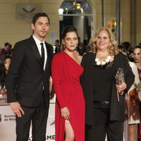 Carmina Barrios con Paco y María León en el estreno de 'Carmina y Amén' en el Festival de Málaga 2014