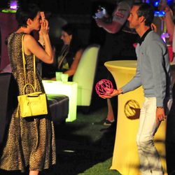 Anne Hathaway y Adam Shulman en la fiesta de 'Rio 2'