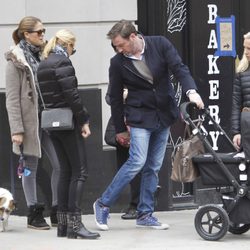 Magdalena de Suecia y Chris O'Neill paseando con la Princesa Leonor por Nueva York