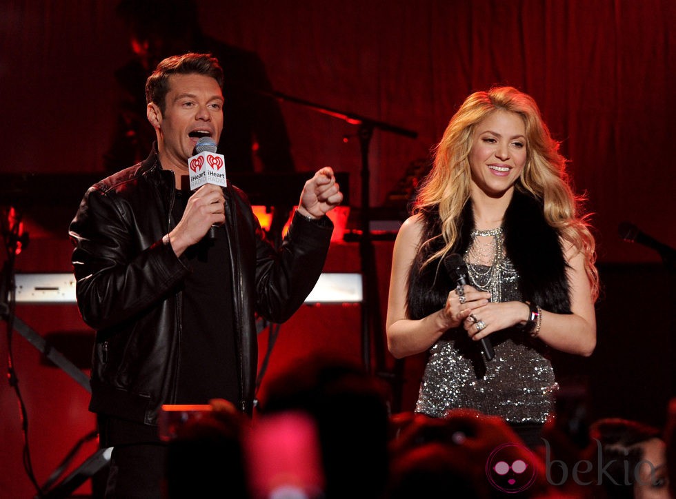 Shakira presenta su nuevo disco con Ryan Seacrest